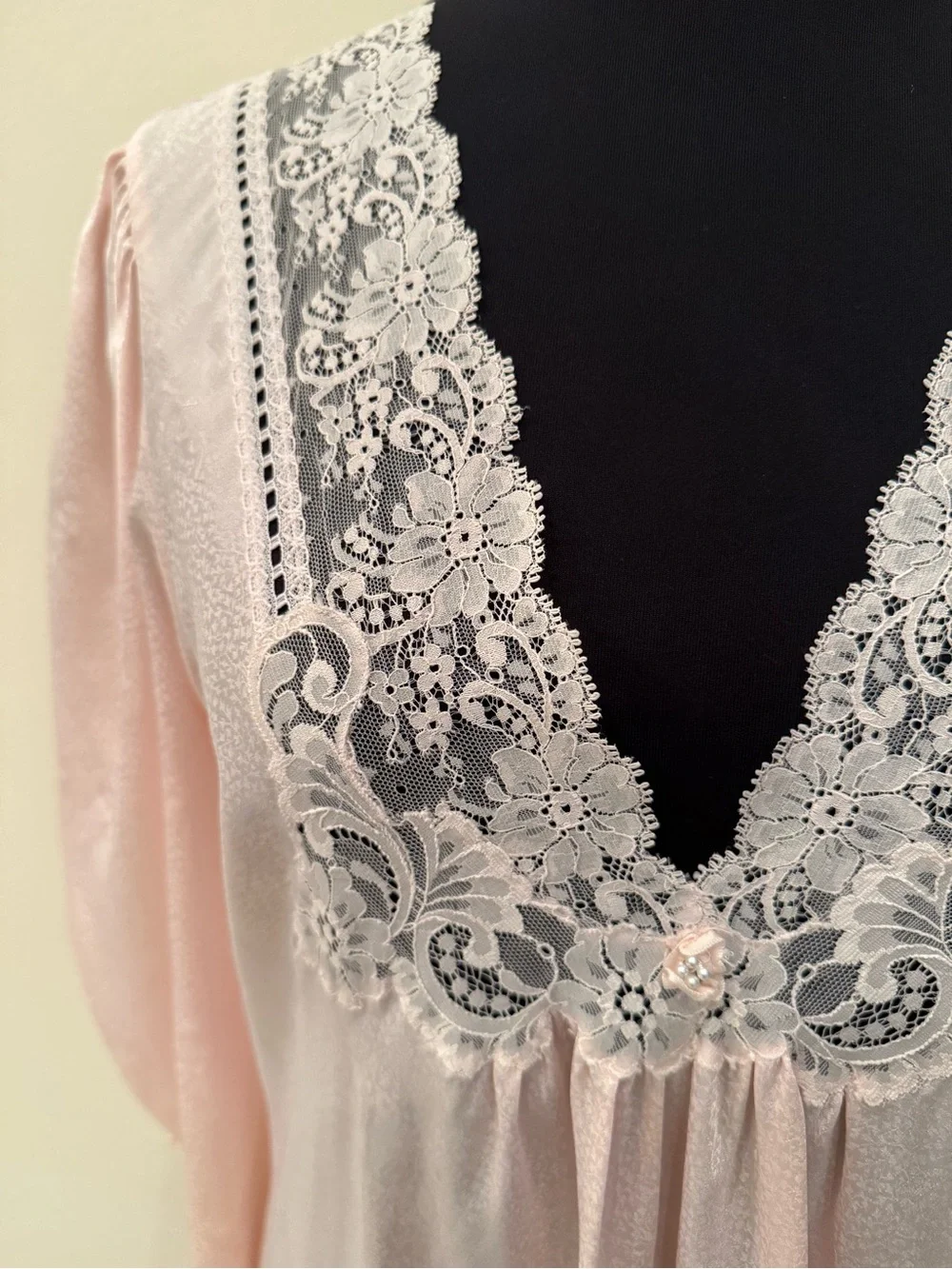 CHRISTIAN DIOR Vintage Lace Trim Pink Nightgown Lingerie Slip Dress Négligée M - Picture 5 of 16